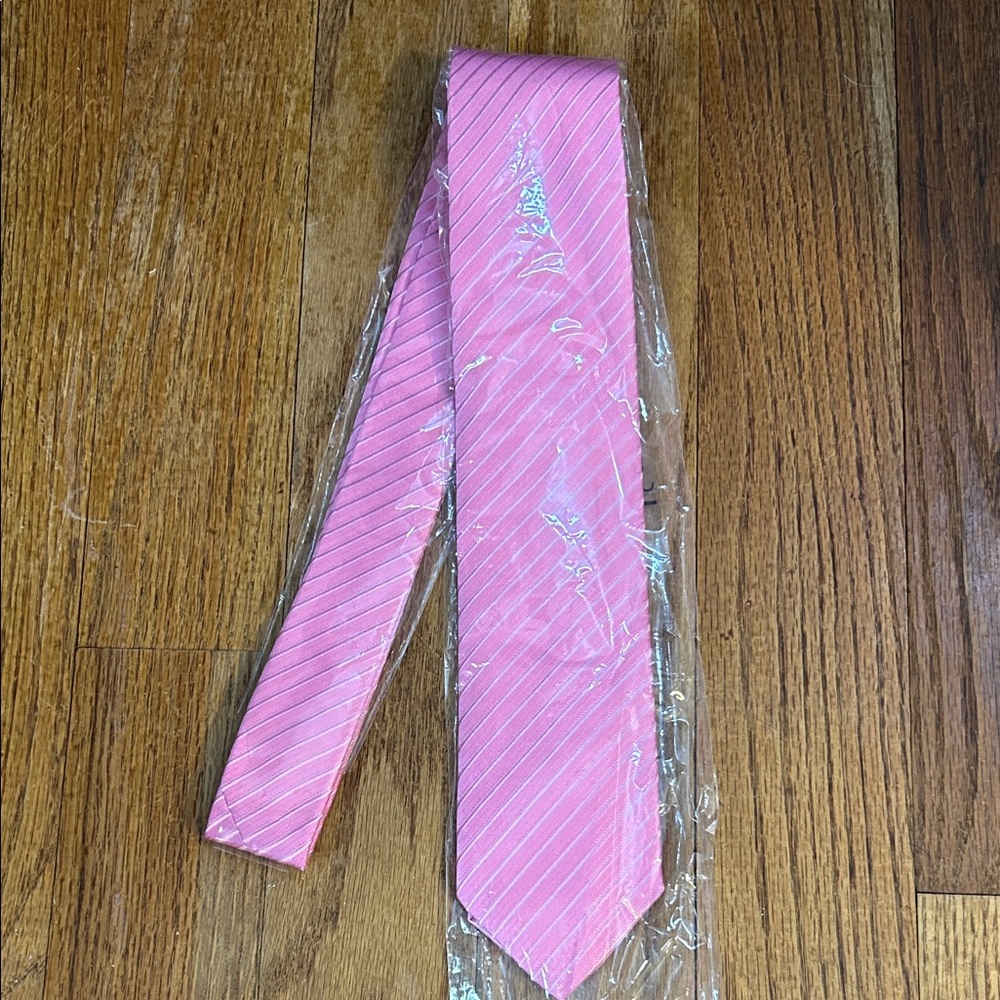 NEW Mens Pink Striped Tie
